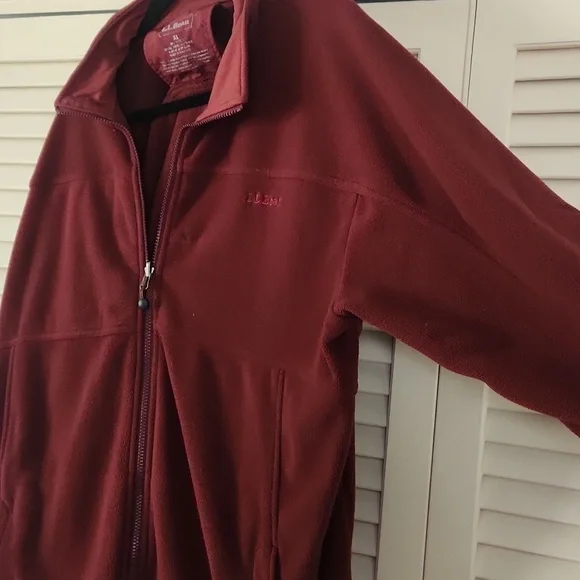 L.L. Bean Zip Up Burgundy Fleece XLT - Picture 5 of 8